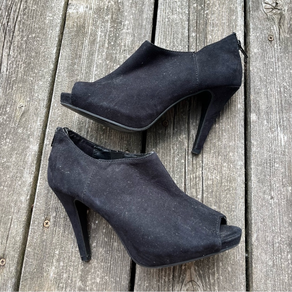 Express black suede peep-toe heels